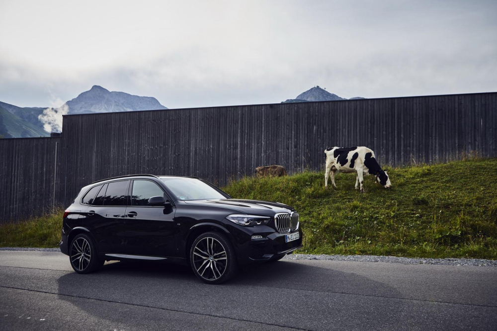 BMW X5 xDrive45e iPerformance 2020 sở hữu hệ thống động cơ khá mạnh mẽ BMW X5 xDrive45e iPerformance 2020 sở hữu hệ thống động cơ khá mạnh mẽ