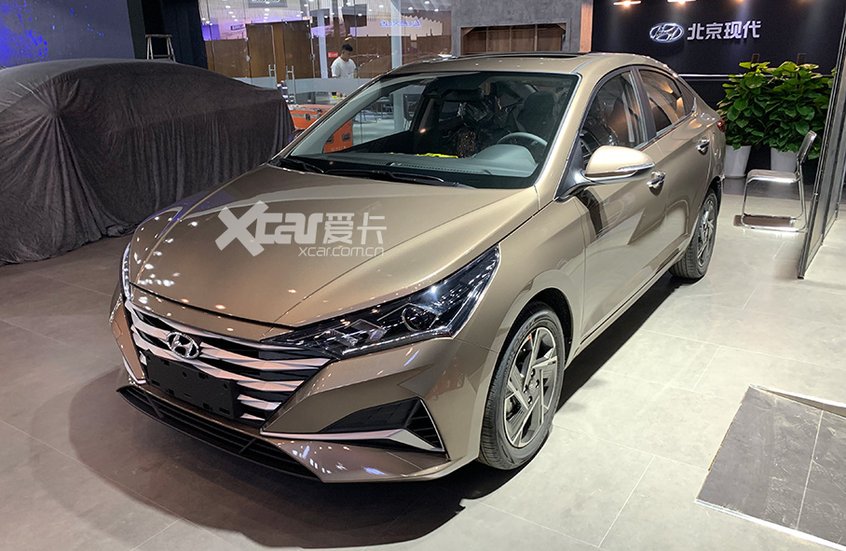 Trên đầu xe của Hyundai Accent 2020 không có dấu hiệu của đèn sương mù trước Trên đầu xe của Hyundai Accent 2020 không có dấu hiệu của đèn sương mù trước