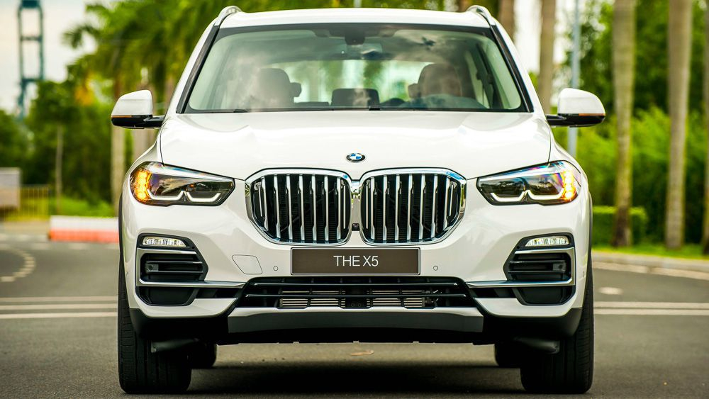 BMW X5 có giá niêm yết 4,299 tỷ đồng dành cho phiên bản xDrive40i BMW X5