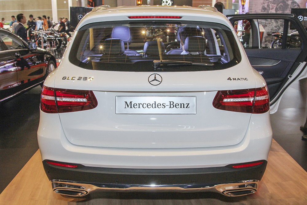 MercedesBenz GLC 250 2019 chính hãng thanh lý dưới 2 tỷ đồng ODO 18 km  nội thất chưa bóc nilon