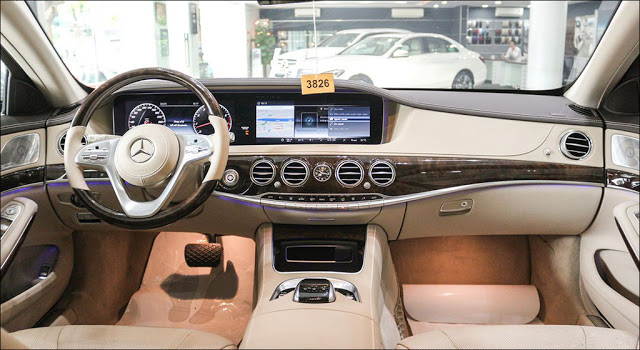 Nội thất S450 đầy tinh tế và sang trọng khi sử dụng một loạt vật liệu cao cấp Mercedes-Benz S450