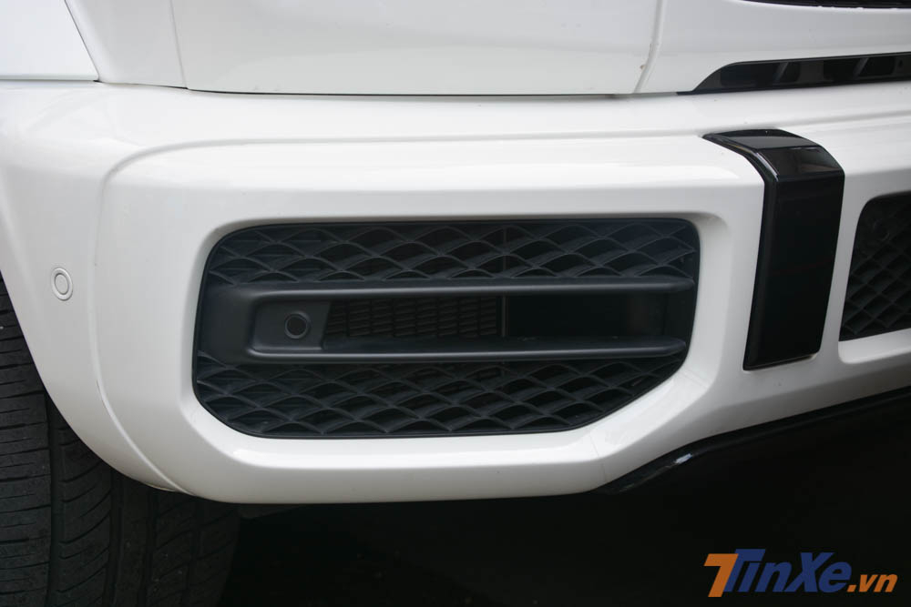 Hốc gió trước của Mercedes-AMG G63 Edition 1 cũng thiết kế cách điệu hơn so với những chiếc Mercedes-Benz G-Class