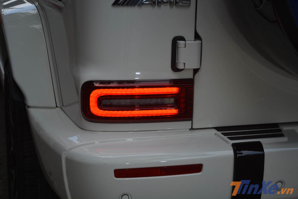 Đèn hậu của xe cũng Full LED và thiết kế nhỏ hơn so với phiên bản cũ