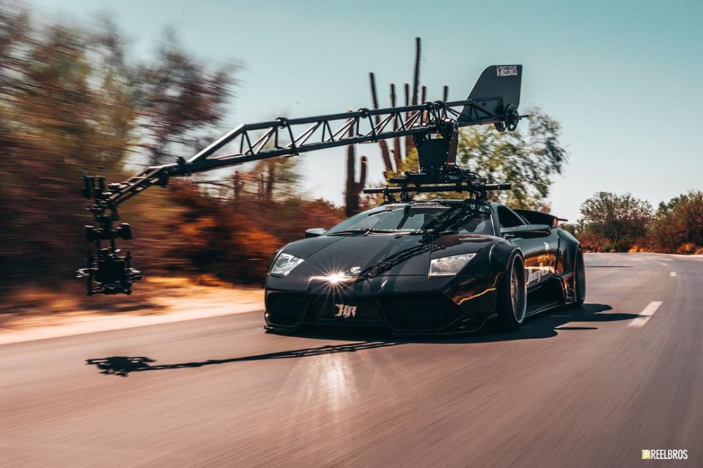 Những thước phim hành động đua xe gay cấn sẽ được Motorcrane Murcielago bắt kịp và ghi lại nhờ khối động cơ V12 danh tiếng của Lamborghini Murcielago Những thước phim hành động đua xe gay cấn sẽ được Motorcrane Murcielago bắt kịp và ghi lại nhờ khối động cơ V12 danh tiếng của Lamborghini Murcielago