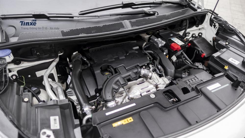 Khoang động cơ của Peugeot 3008 Khoang động cơ của Peugeot 3008
