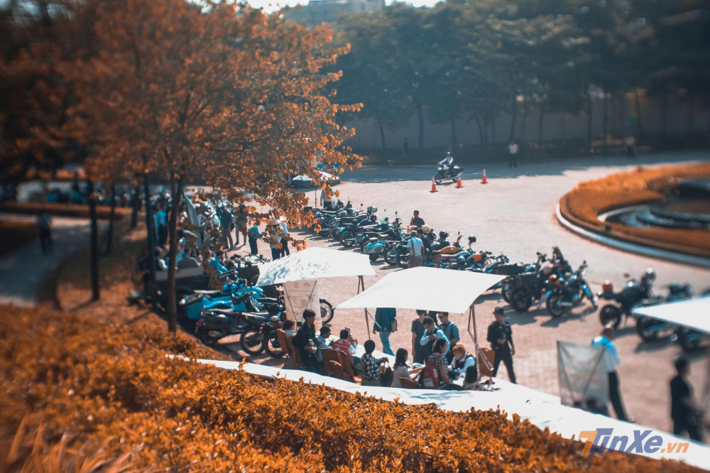 Với quy mô tổ chức của năm 2019 không còn quá phô trương và ồn ào, lượng xe trong buổi họp năm nay là khoảng 300 xe