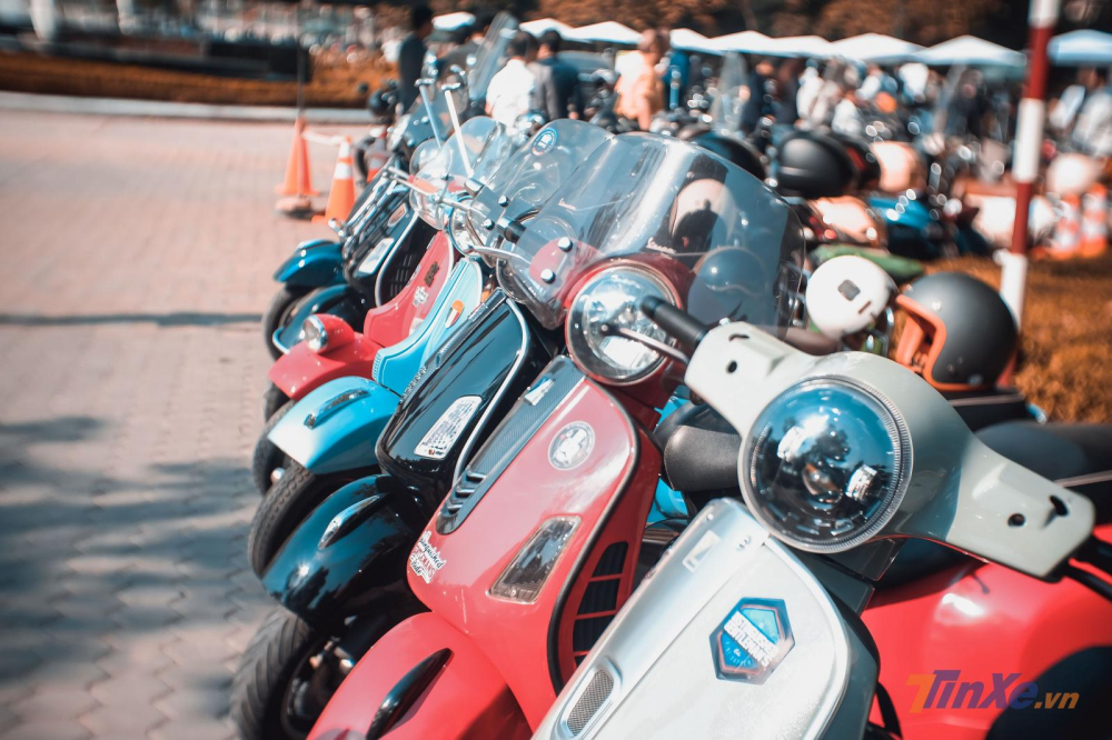 Câu lạc bộ Vespa Hà Nội với những chiếc xe được độ lại tuyệt đẹp