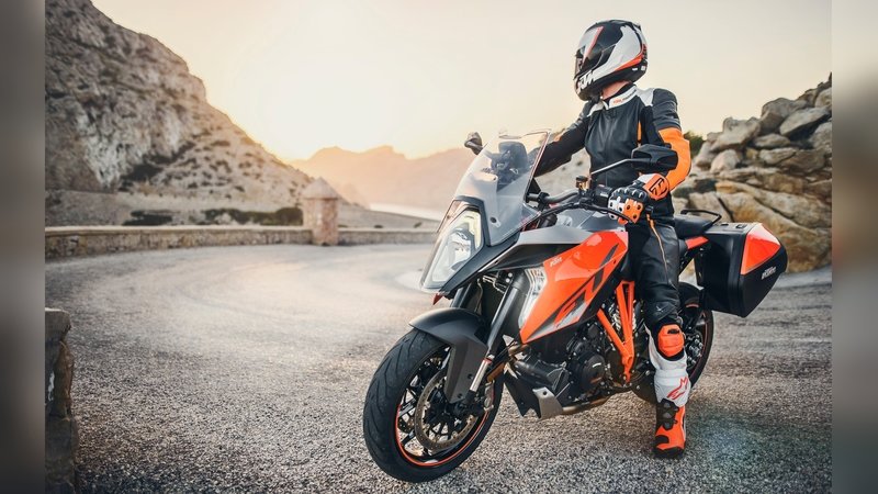 KTM 1290 Super Duke GT KTM 1290 Super Duke GT