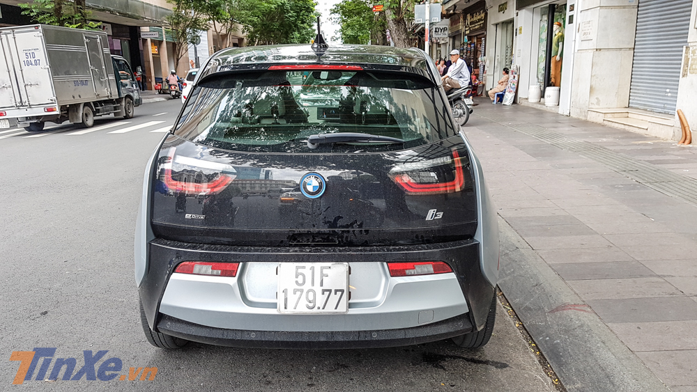 Một số nguồn tin còn cho rằng chiếc xe BMW i3 này đã được ông Hồ Huy bán lại và kế hoạch nhập xe điện về kinh doanh taxi ở Việt Nam cũng còn khá mơ hồ