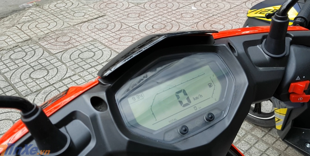 Mẫu xe tay ga Benelli VZ125i 2019 được trang bị màn hình LCD toàn phần