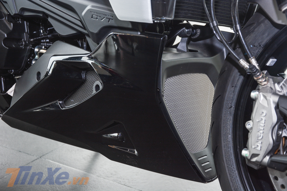 hệ thống sang số nhanh hai chiều Ducati Quick Shift up & down (DQS) EVO chỉ có sẵn trên mẫu xe cruiser cỡ lớn Ducati Diavel 1260S 2019