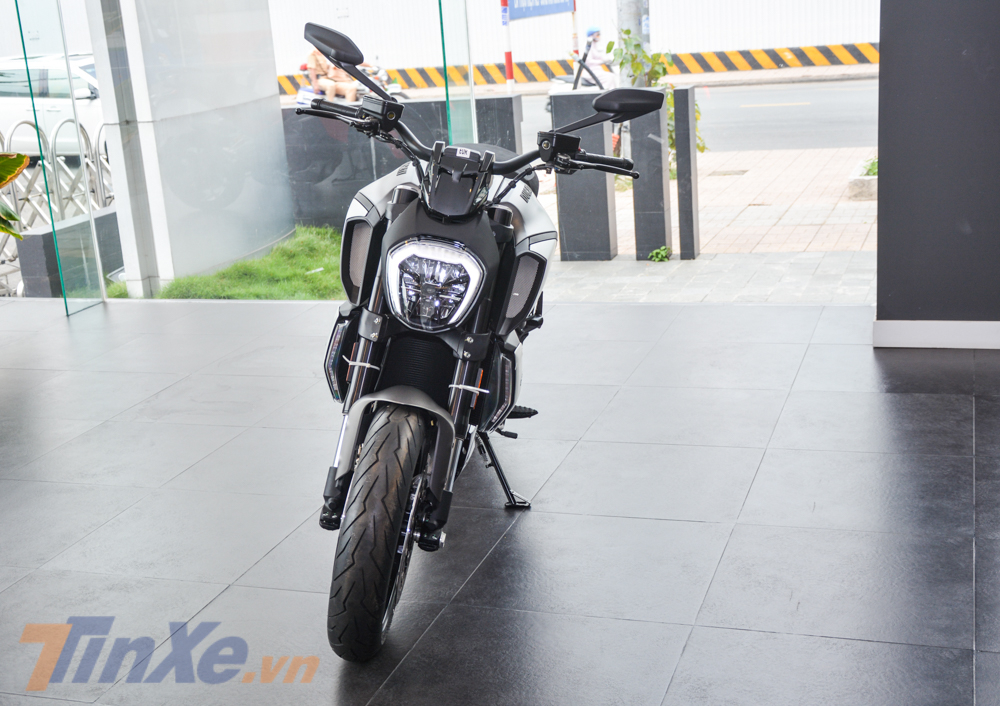 Ducati Diavel 1260 đang phân phối chính hãng tại Việt Nam với bản tiêu chuẩn