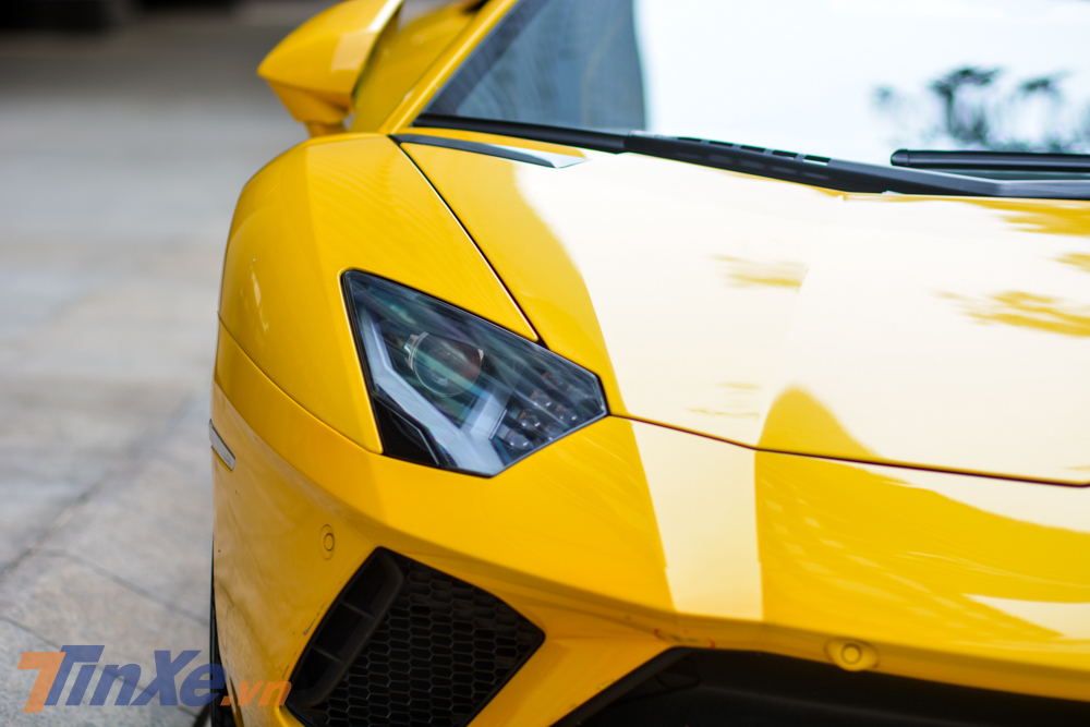 Đèn pha của siêu xe Lamborghini Aventador S LP740-4