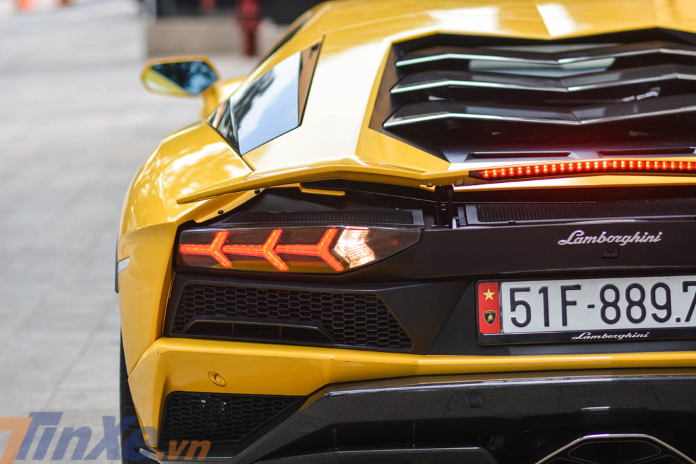 Những thay đổi của siêu xe Lamborghini Aventador S sau khi ra Hà Nội sửa  chữa