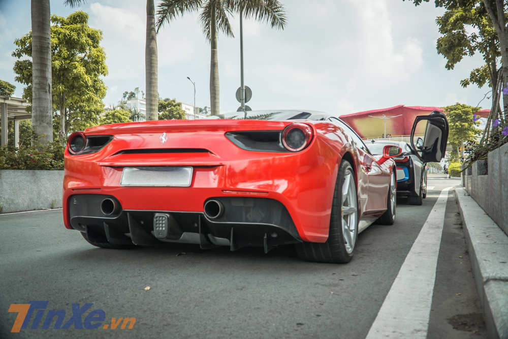 Sau đó chiếc siêu xe Ferrari 488 GTB này tiếp tục được rao bán lại và tìm thấy người mua ở Sài thành