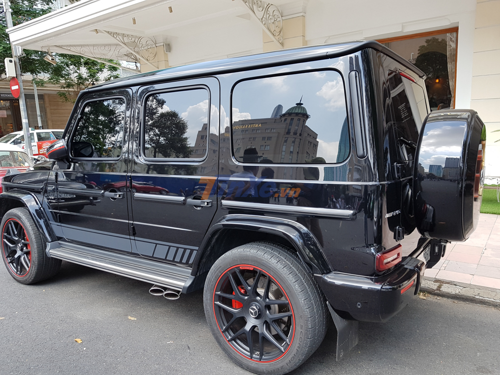 trong khi chờ đợi chiếc siêu xe mui trần McLaren 720S Spider về Việt Nam để sử dụng, trưởng đoàn Car Passion sẽ sử dụng ông vua địa hình Mercedes-AMG G63 Edition 1 2019 có ngoại thất màu đen bóng này