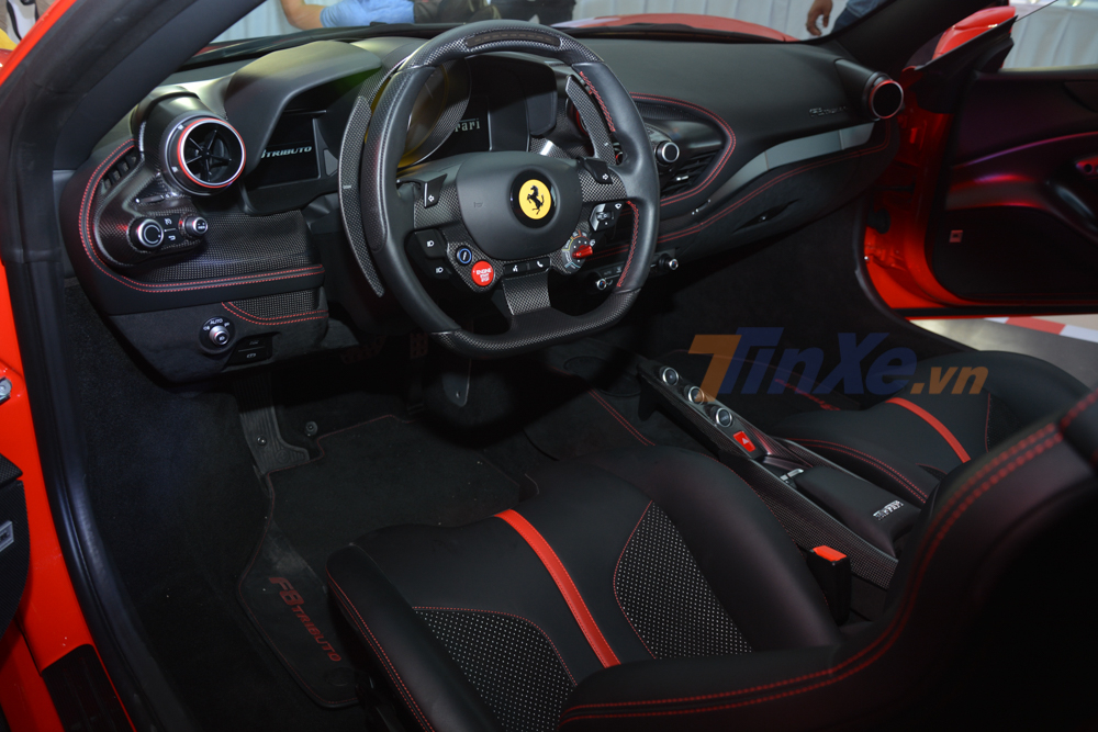 Nội thất siêu xe Ferrari F8 Tributo