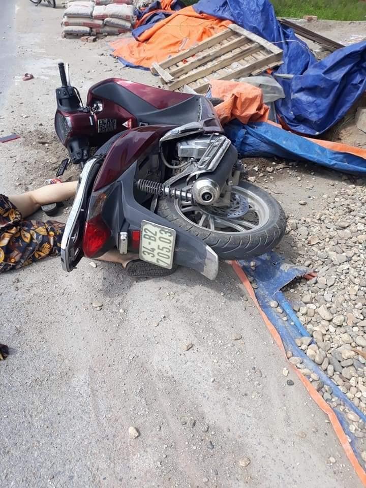Hiện trường vụ tai nạn khiến nữ sinh 19 tuổi tử vong tại Bắc Ninh Hiện trường vụ tai nạn khiến nữ sinh 19 tuổi tử vong tại Bắc Ninh