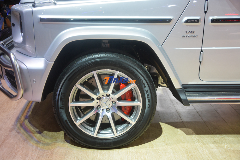 Cận cảnh bộ mâm 5 chấu kép của SUV hạng sang Mercedes-AMG G63 2019