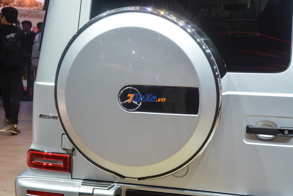 Hay cả thùng đựng bánh xe sau của Mercedes-AMG G63 2019