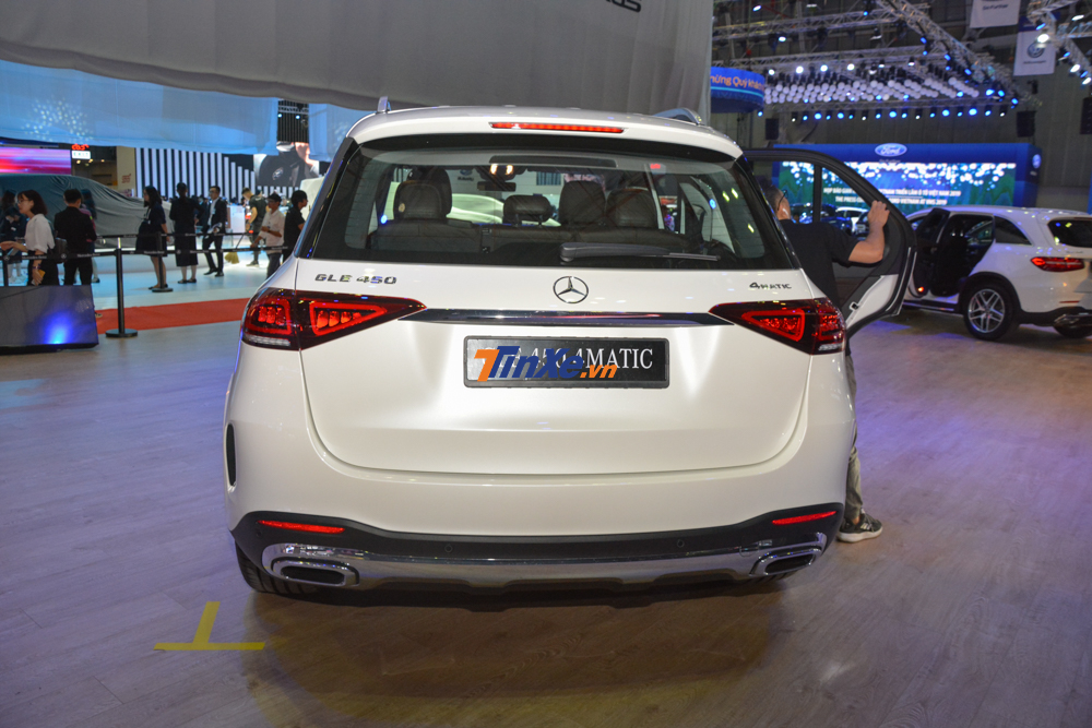 Mercedes GLE 450 4Matic 2019 có khả năng tăng tốc từ vị trí xuất phát lên 100 km/h chỉ trong thời gian 5,7 giây trước khi đạt tốc độ tối đa 250 km/h