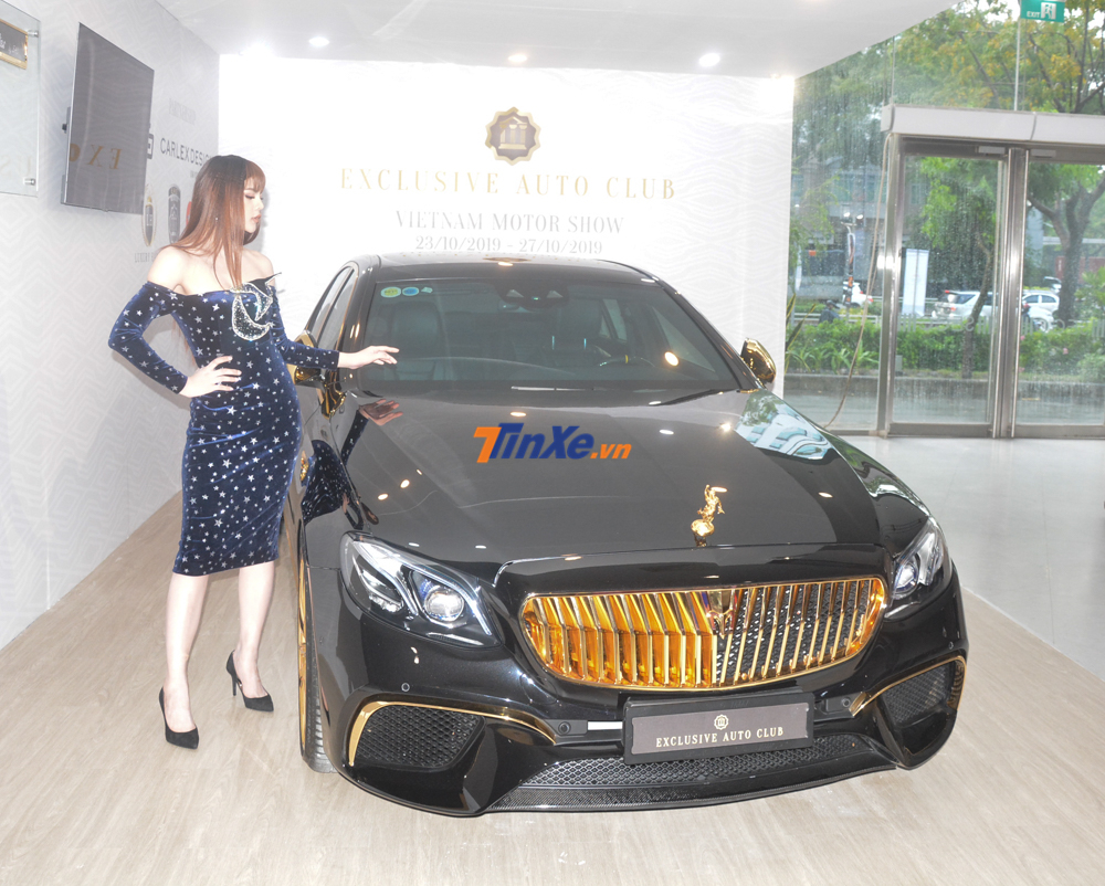 Mercedes-Benz E300 AMG mạ vàng