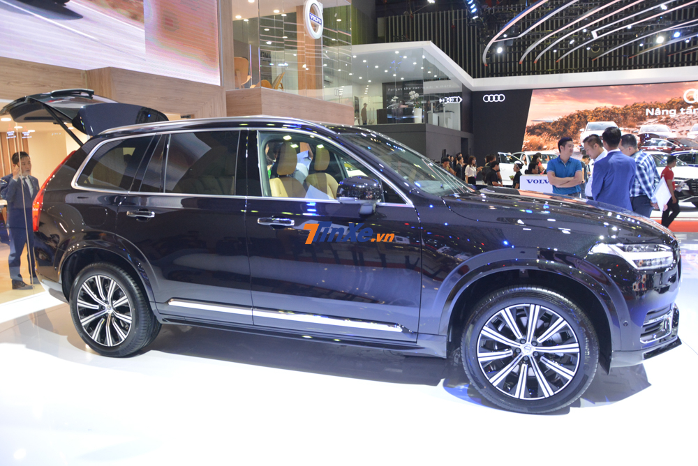 Điều này cũng cho thấy Volvo Việt Nam hy vọng mẫu xe này có thể cạnh tranh cùng với Mercedes-Benz GLE thế hệ mới hay BMW X5 và cả Lexus RX350L