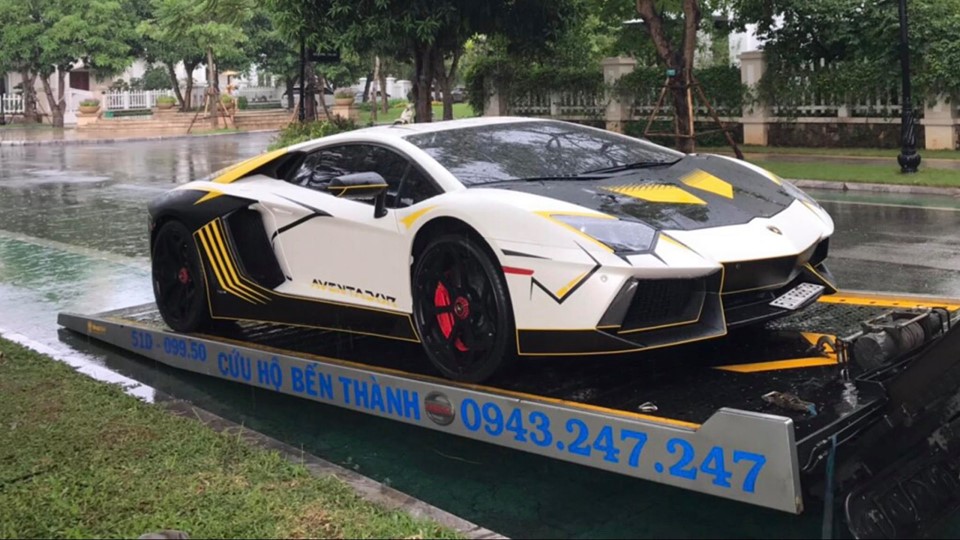 Siêu xe Lamborghini Aventador LP700-4 đã quay trở lại Nam