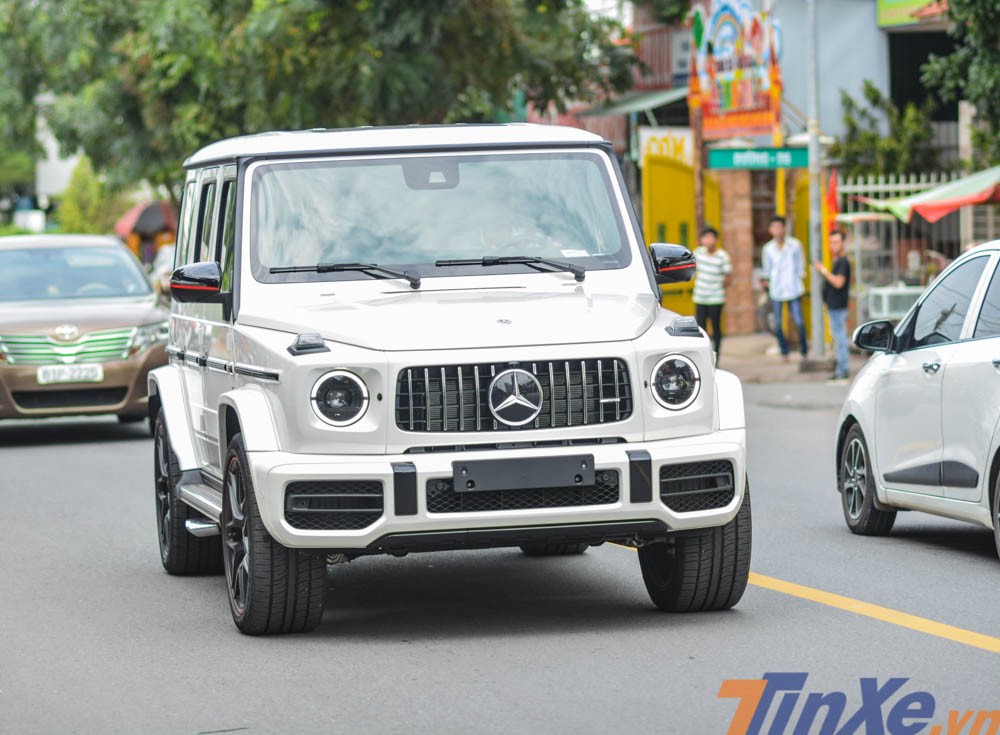 Vẻ đẹp của Mercedes-AMG G63 Edition 1 màu trắng tại Việt Nam Vẻ đẹp của Mercedes-AMG G63 Edition 1 màu trắng tại Việt Nam