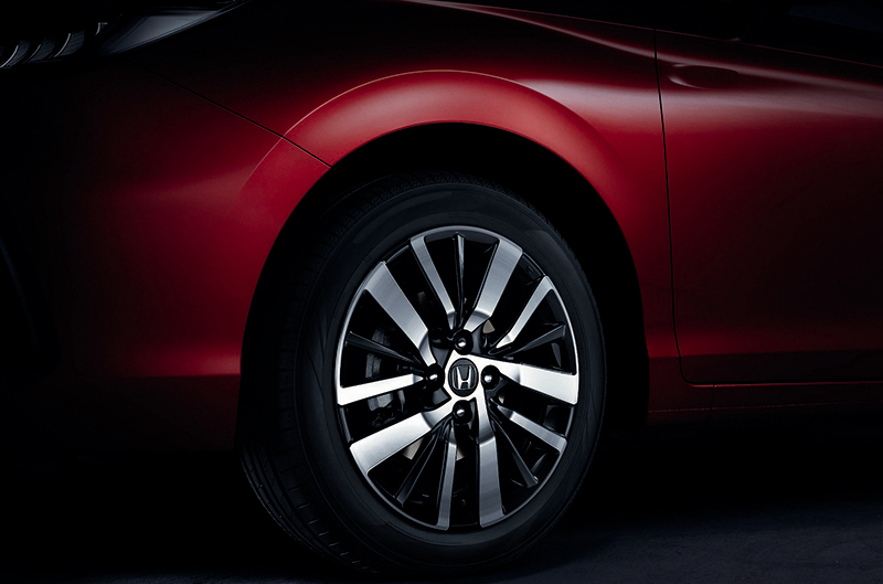 Vành hợp kim 16 inch của bản RS | Honda City 2020 màu đỏ