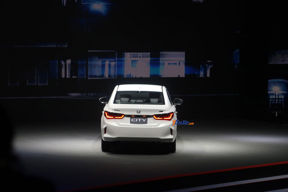 Cụm đèn hậu LED của Honda City 2020 được thiết kế thanh mảnh hơn
