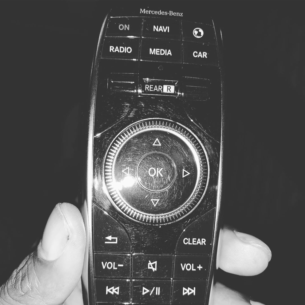 Remote của Mercedes-Maybach G650 Landaulet Remote của Mercedes-Maybach G650 Landaulet