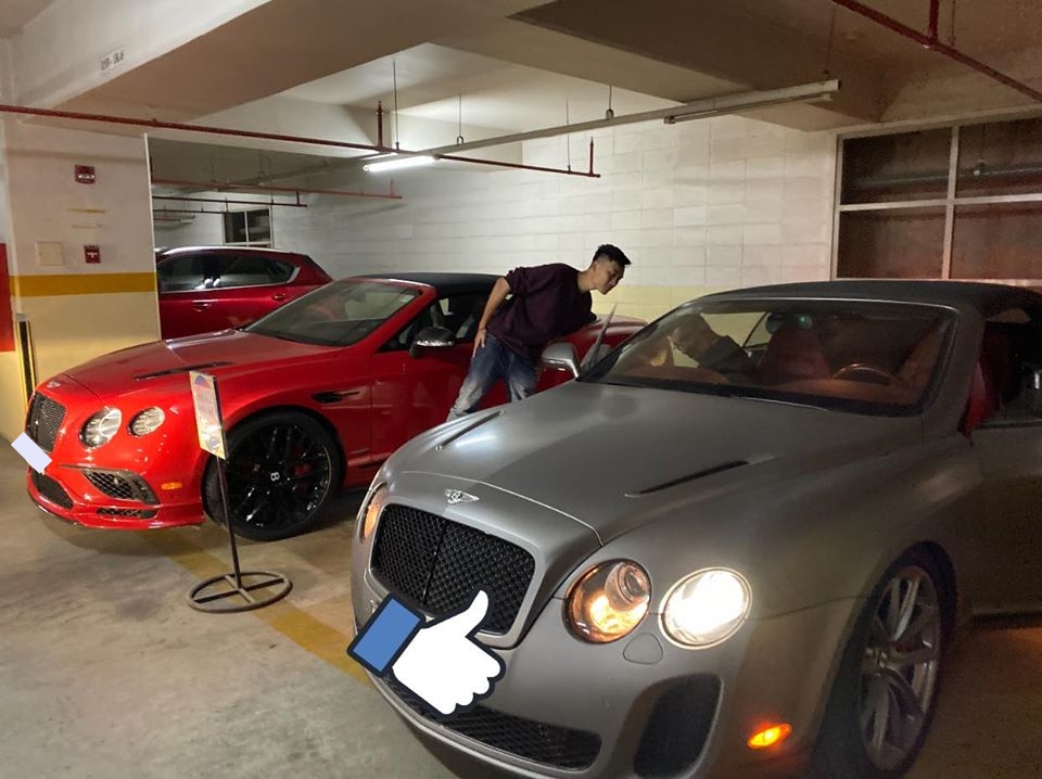 Chiếc xe màu đỏ thuộc phiên bản Bentley Continental GT Supersports Convertible 2018, còn chiếc màu xám là Bentley Continental Supersports Convertible thế hệ đầu tiên Chiếc xe màu đỏ thuộc phiên bản Bentley Continental GT Supersports Convertible 2018, còn chiếc màu xám là Bentley Continental Supersports Convertible thế hệ đầu tiên