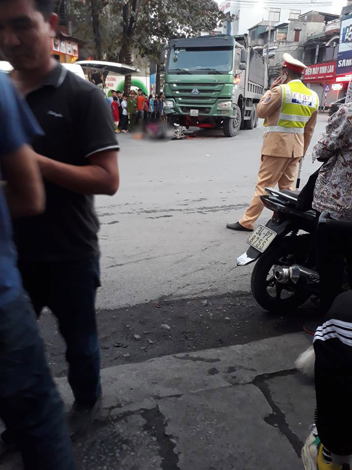 Hiện trường vụ tai nạn khiến người phụ nữ đi xe máy tử vong Hiện trường vụ tai nạn khiến người phụ nữ đi xe máy tử vong
