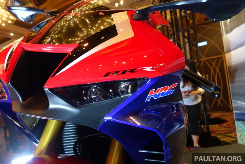 Cặp đèn LED trên Honda CBR1000RR-R 2020 Cặp đèn LED trên Honda CBR1000RR-R 2020