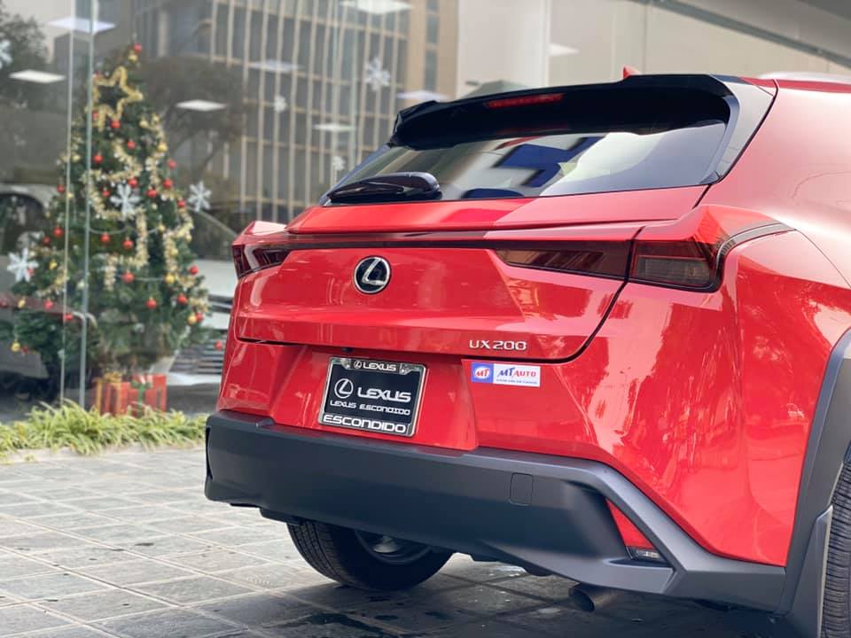 Thiết kế phần đuôi xe của Lexus UX 2020 Thiết kế phần đuôi xe của Lexus UX 2020