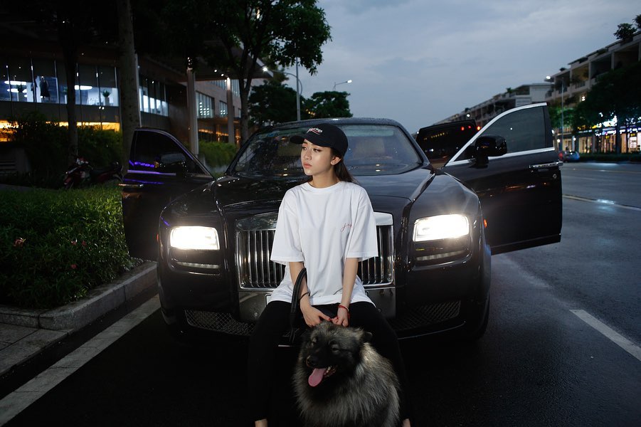 Và cả mẫu xe siêu sang Rolls-Royce Ghost. Và cả mẫu xe siêu sang Rolls-Royce Ghost.