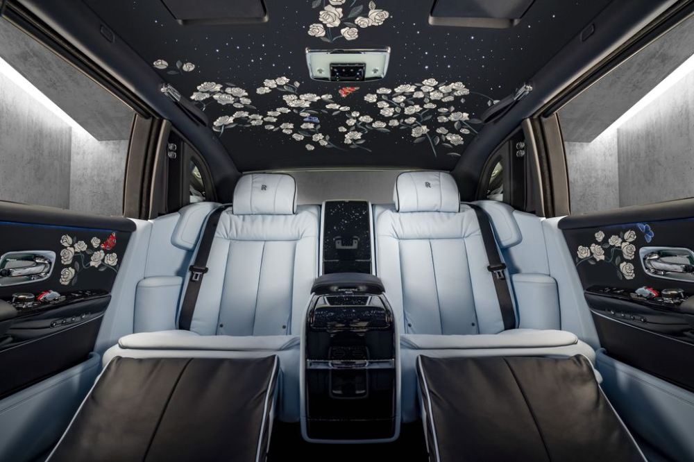 Chi tiết SUV siêu sang RollsRoyce Cullinan 2019 hoàn toàn mới