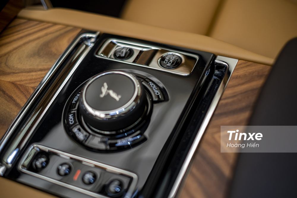 OFFROAD - sự đặc biệt của chiếc Rolls-Royce Cullinan.