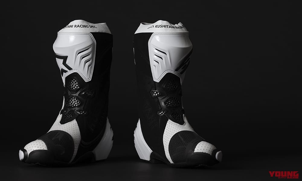 Alpinestars Super Tech R được bán ra với 4 màu sắc tuyệt đẹp cùng mức giá 15,3 triệu đồng Alpinestars Super Tech R được bán ra với 4 màu sắc tuyệt đẹp cùng mức giá 15,3 triệu đồng