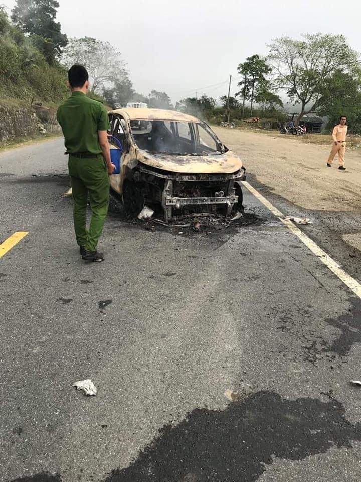 Lực lượng chức năng có mặt tại hiện trường vụ việc Lực lượng chức năng có mặt tại hiện trường vụ việc