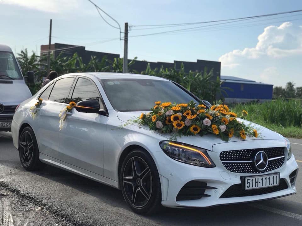 2020 Mercedes-Benz C300 AMG wears the first quarter sea in Saigon ...