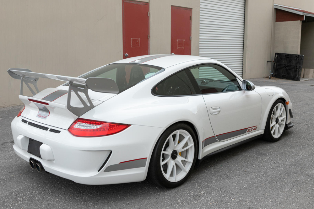 Phía sau của chiếc 911 GT3 RS 4.0 2011