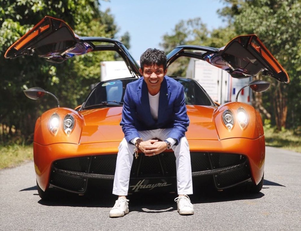 Còn đây là màu sơn nguyên bản Pagani Huayra của Minh Nhựa