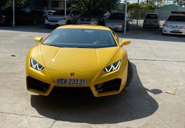 Lamborghini Huracan LP580-2 chính thức có hộ khẩu ở Cần Thơ, biển số suýt Lamborghini Huracan LP580-2 chính thức có hộ khẩu ở Cần Thơ, biển số suýt tứ quý 3