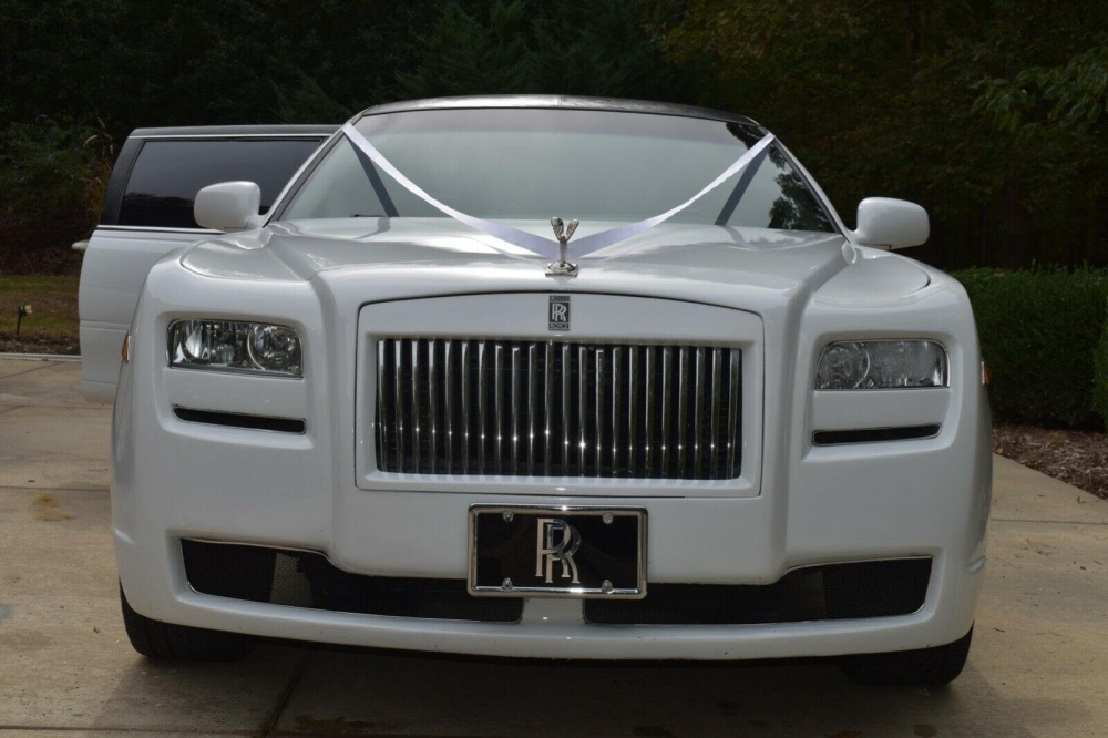 This Fake RollsRoyce Limo Costs Less Than A Tesla Model 3  CarBuzz