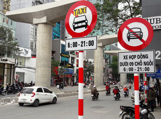 10 tuyến phố trên địa bàn Hà Nội được đề xuất gỡ bỏ biển cấm, ngoại trừ ngõ 897 Giải Phóng 10 tuyến phố trên địa bàn Hà Nội được đề xuất gỡ bỏ biển cấm, ngoại trừ ngõ 897 Giải Phóng