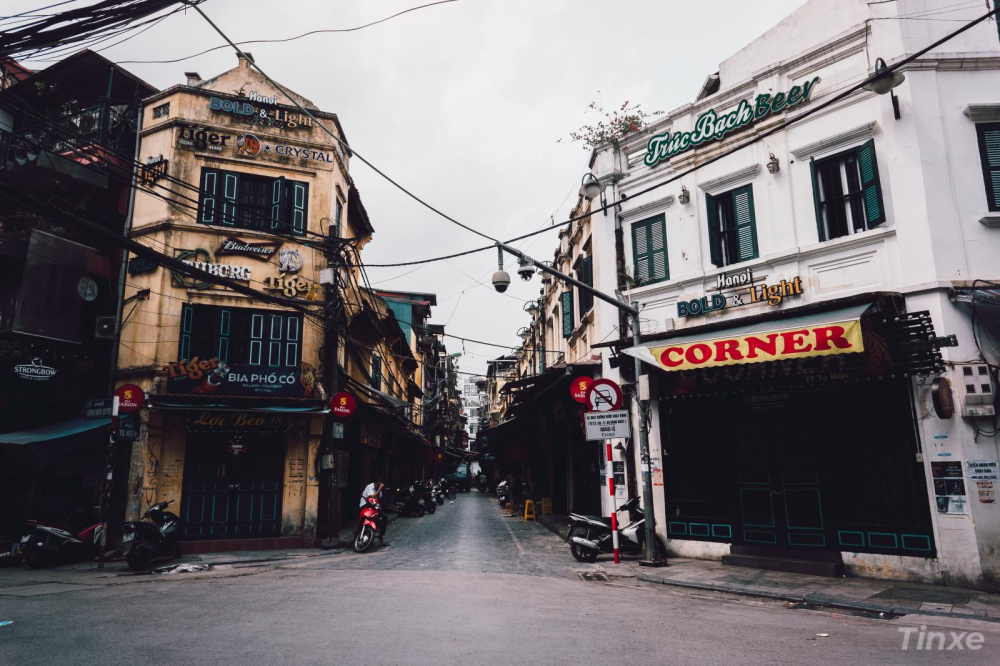 Ngã tư quốc tế Tạ Hiện - Lương Ngọc Quyến