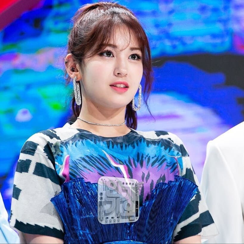 Jeon Somi - bông hồng lai mang hai dòng máu Canada và Hàn Quốc Jeon Somi - bông hồng lai mang hai dòng máu Canada và Hàn Quốc