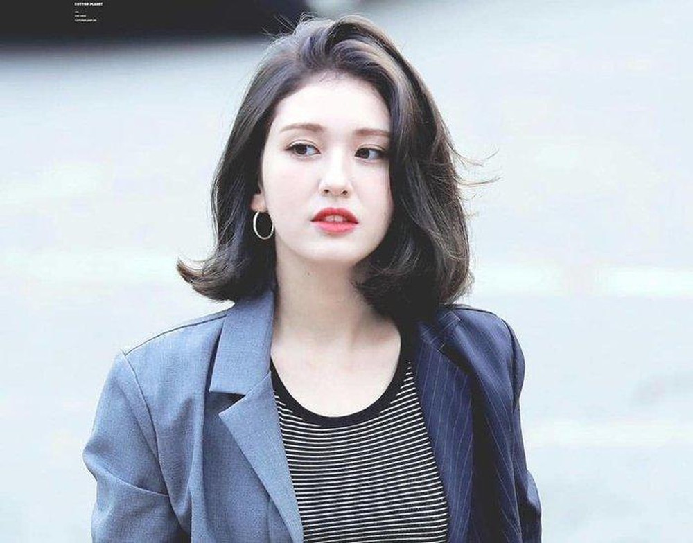 Jeon Somi là một trong những thần tượng nhỏ tuổi nhất từng ra mắt tại Hàn Quốc Jeon Somi là một trong những thần tượng nhỏ tuổi nhất từng ra mắt tại Hàn Quốc